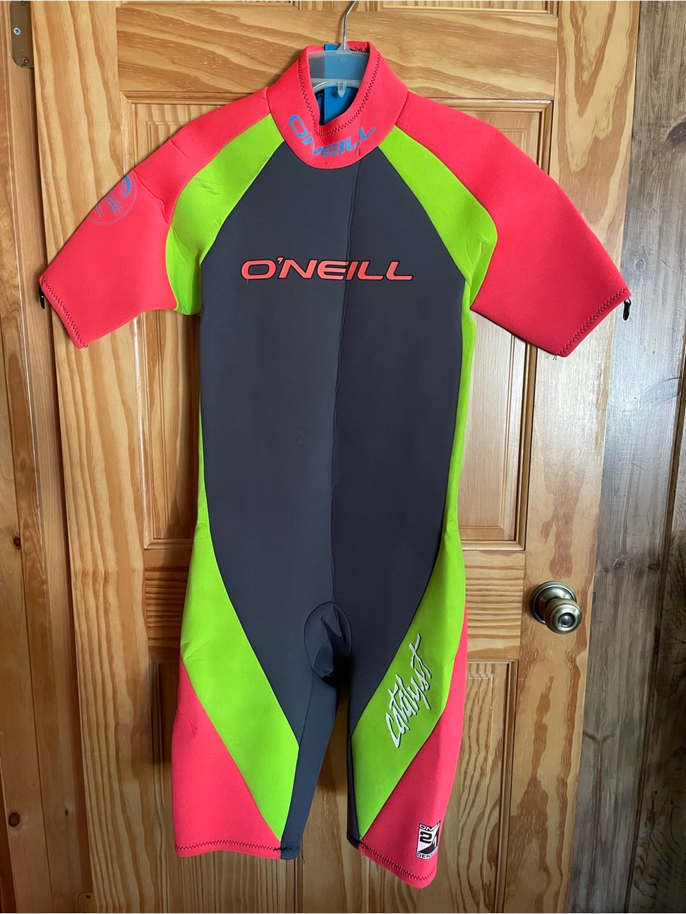 O'Neill Shorty Rashguard - Neon Orange , Lime & Charcoal juniors large